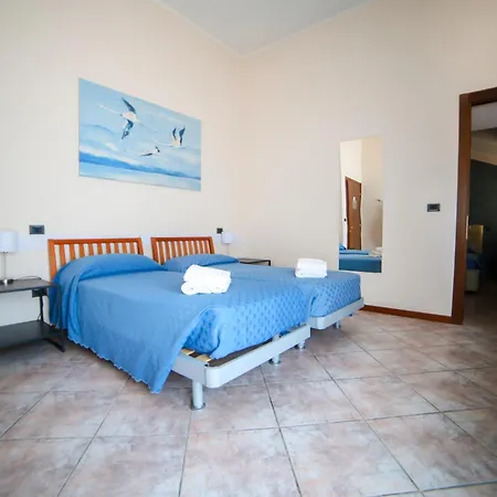Azzurro 4*