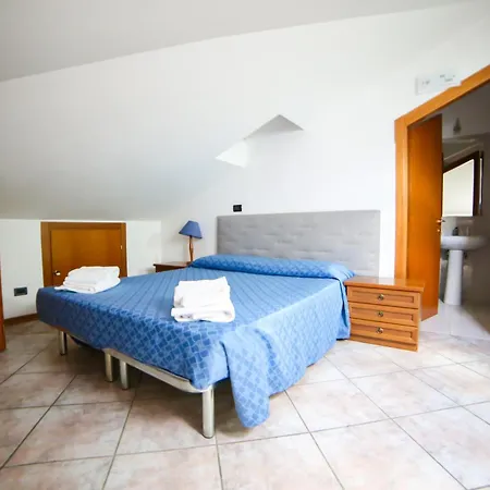 Guest house Azzurro 3*